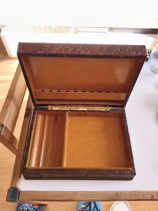 Caja antigua tabaco decorada