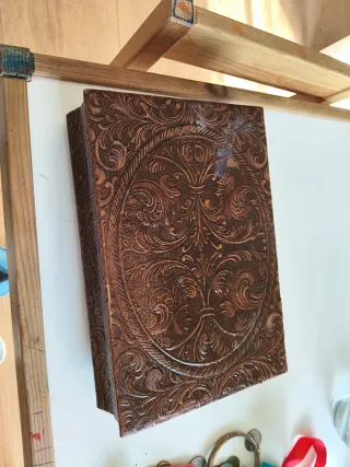 Caja antigua tabaco decorada