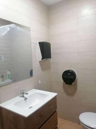 Local comercial en alquiler en Gavarra en Cornellà de Llobregat