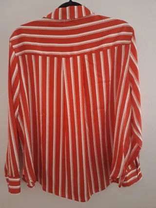 Blusa roja manga larga