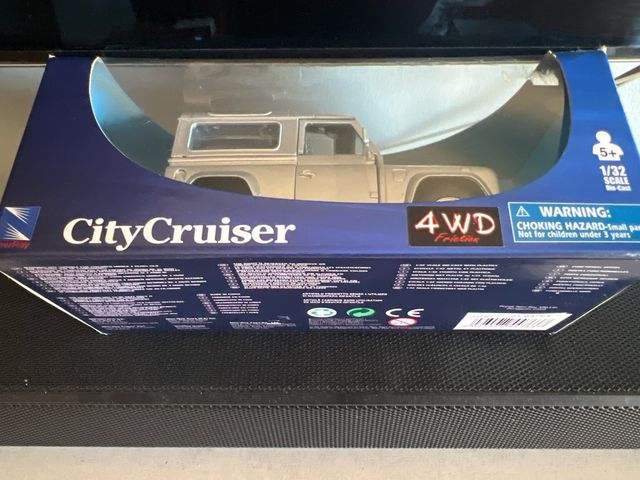 Land Rover Defender CityCruiser 1/32