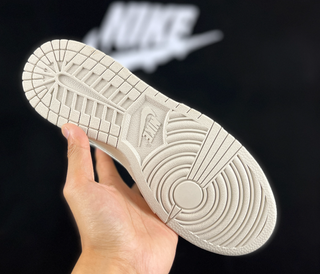 Nike Dunk Low Gris y Blanco