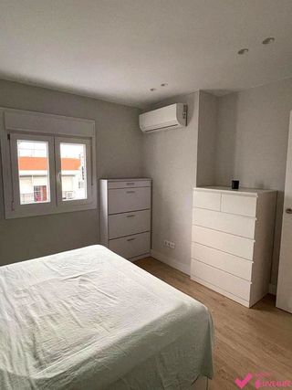 Piso en alquiler en Cruz Roja en Sevilla