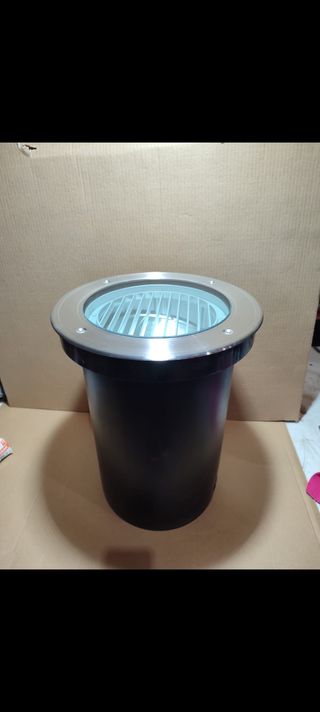 Foco de jardín inox