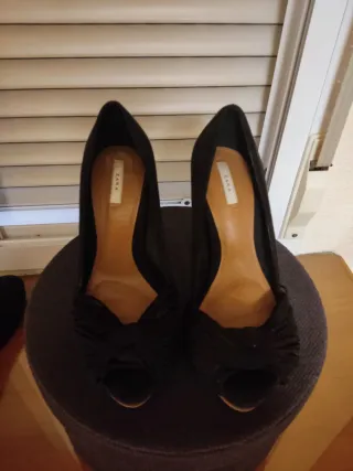 Zapatos de tacón Zara negros
