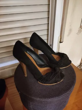 Zapatos de tacón Zara negros