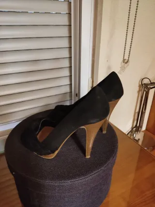 Zapatos de tacón Zara negros