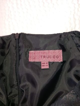 Vestido negro sin mangas