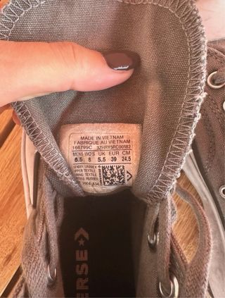 Botas Converse cinza e branco