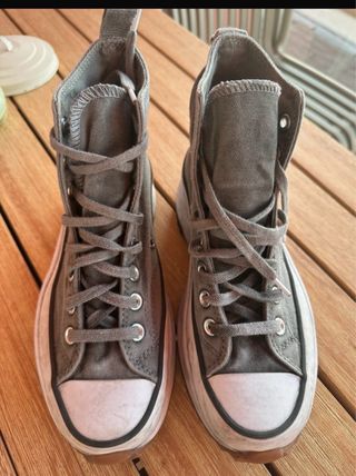 Botas Converse cinza e branco