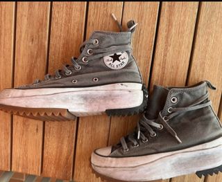 Botas Converse cinza e branco
