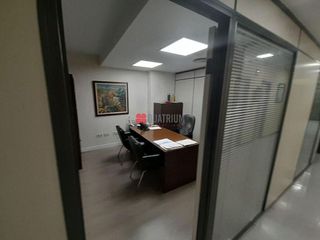 Local comercial en venta en Ensanche - Sar en Santiago de Compostela