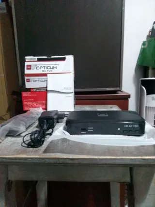 Receptor Satélite Opticum HD AX150 DVB-S2