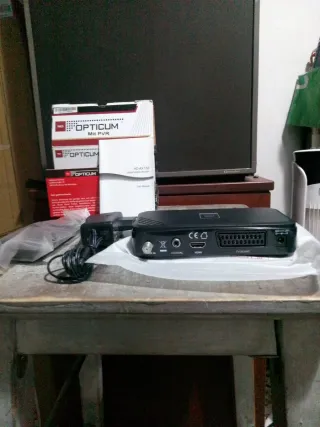 Receptor Satélite Opticum HD AX150 DVB-S2