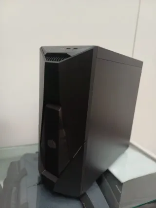 Torre PC Cooler Master Negra