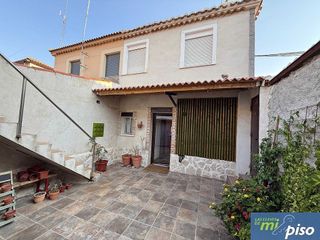 Casa adosada en venta en Tordesillas