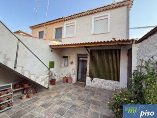 Casa adosada en venta en Tordesillas