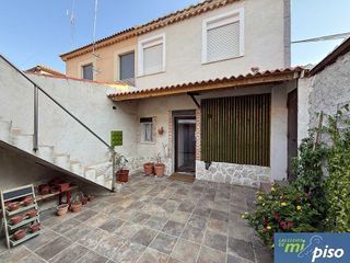 Casa adosada en venta en Tordesillas