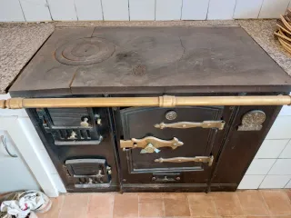 Antigua cocina de leña y carbon Desmontada