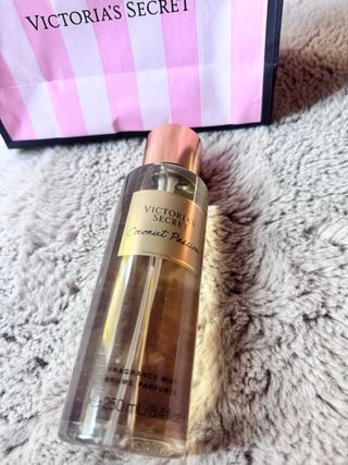 Victoria's Secret Coconut Passion Bruma Corporal