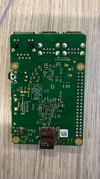 17 Raspberry Pi Model B+ V1.2