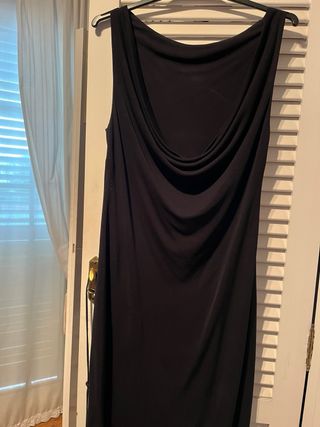 Vestido midi negro elegante