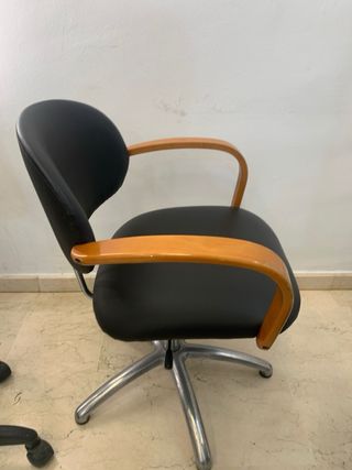 Se venden dos sillas en perfecto estado,cada 1a30€