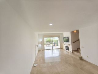 Casa pareada en venta en Calahonda en Mijas