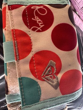 Cartera Reebok Negra y Beige