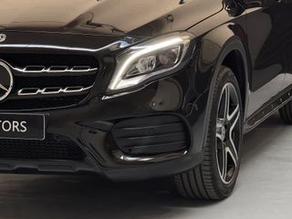 MERCEDES-BENZ GLA 250 4MATIC