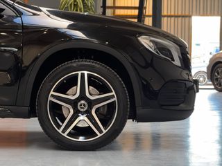 MERCEDES-BENZ GLA 250 4MATIC