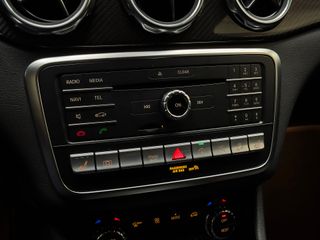 MERCEDES-BENZ GLA 250 4MATIC