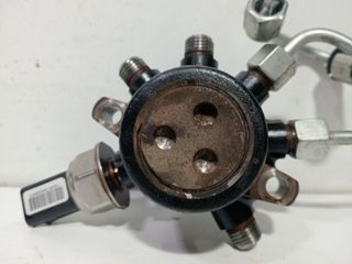 RAMPA INYECTORA FORD FOCUS BERLINA (CAP)