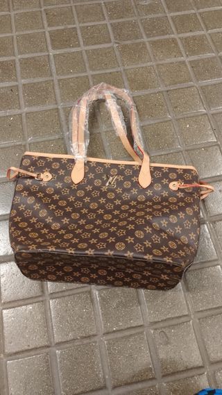 Bolso Guess Negro Dorado