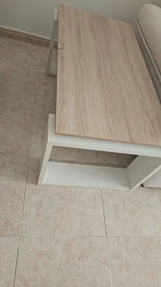 Mesa auxiliar elevable para sofá