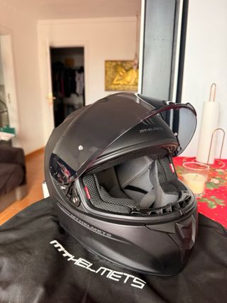 Casco de moto MT Helmets negro