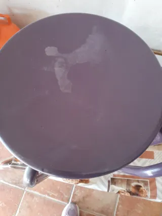 2 Taburetes metálicos morados diametro 29cm