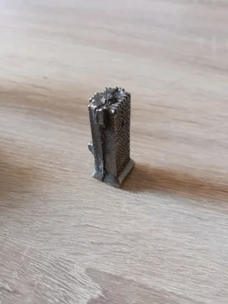 Estatuilla Torre Metálica Coleccionista