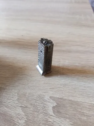 Estatuilla Torre Metálica Coleccionista