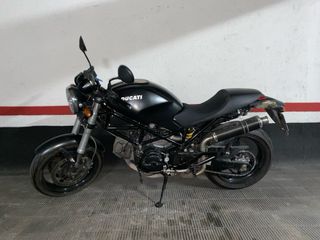 Ducati Monster 695