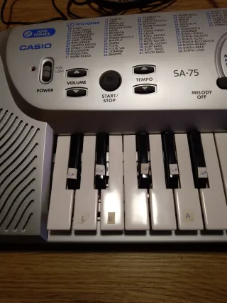 Teclado Casio SA-75 - piano