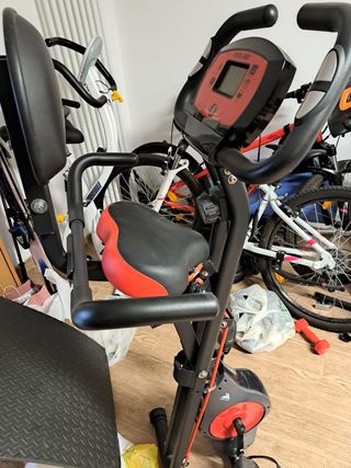 Cyclette con display LCD e sedile regolabile