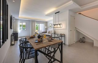 Casa adosada en alquiler en Los Naranjos - Las Brisas en Marbella