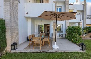Casa adosada en alquiler en Los Naranjos - Las Brisas en Marbella