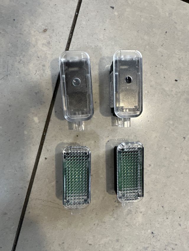 Luz puerta Audi Sport RS3 4S0947410