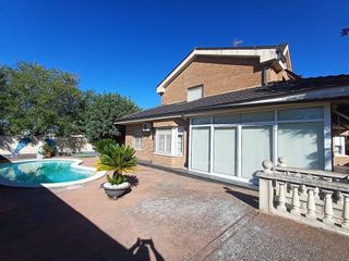 Chalet en venta en San Adrián