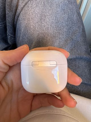 AirPods 4