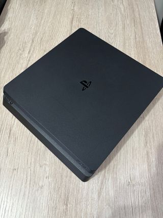 PS4 Slim 1TB + 2 Mandos