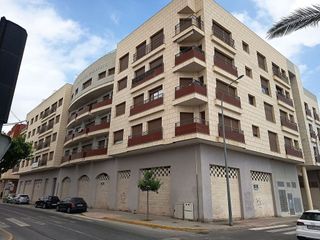 Local comercial en alquiler en Albatera