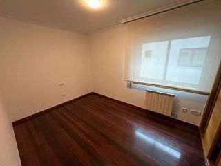 Piso en alquiler en Zona de Plaza de Barcelos en Pontevedra